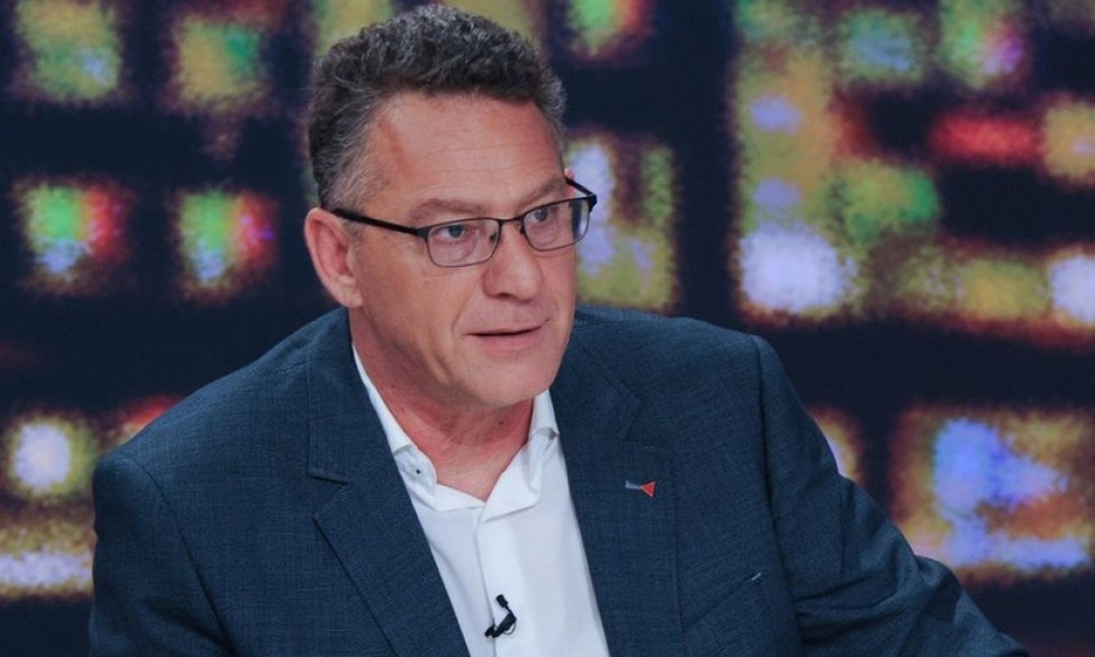 Ο Αρβανίτης “ξεπλένει” τον εισβολέα Πούτιν