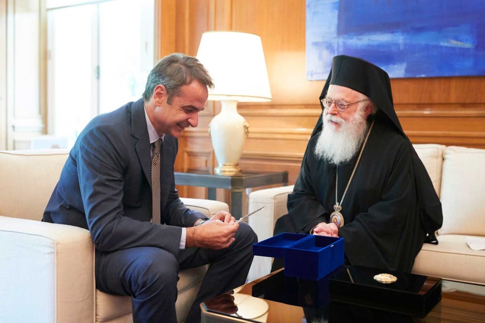 Συνάντηση του πρωθυπουργού με τον Αρχιεπίσκοπο Αναστάσιο