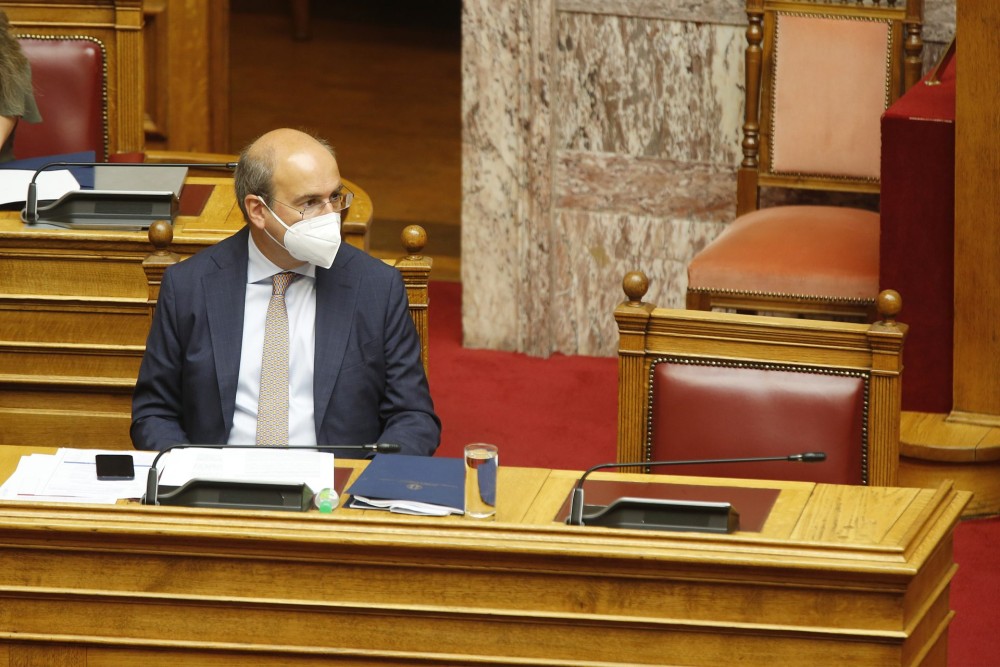 Χατζηδάκης σε ΣΥΡΙΖΑ: Εσείς είστε με τα δόγματα και τις συντεχνίες και εμείς με τους 6,5 εκατομμύρια ανυπεράσπιστους ασφαλισμένους