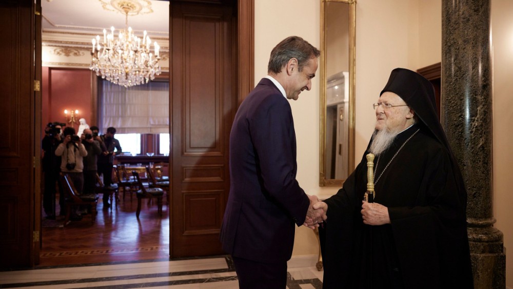Ενημέρωσε Ερντογάν και Πατριάρχη το Μαξίμου