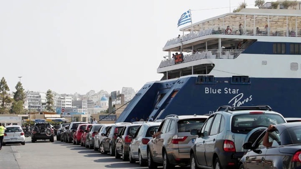 Σε φυγή οι Αθηναίοι-Αυξημένη η κίνηση στην Αθηνών- Κορίνθου