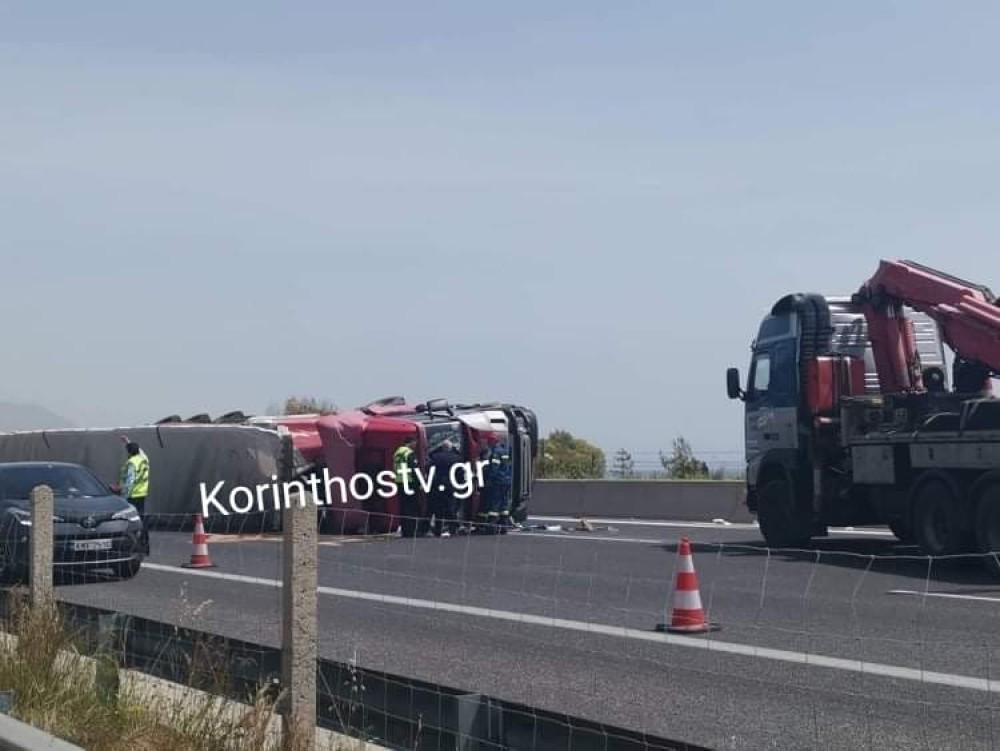 Κινέτα: Ανατροπή νταλίκας με έναν εγκλωβισμένο στην εθνική οδό-Εκτροπή κυκλοφορίας