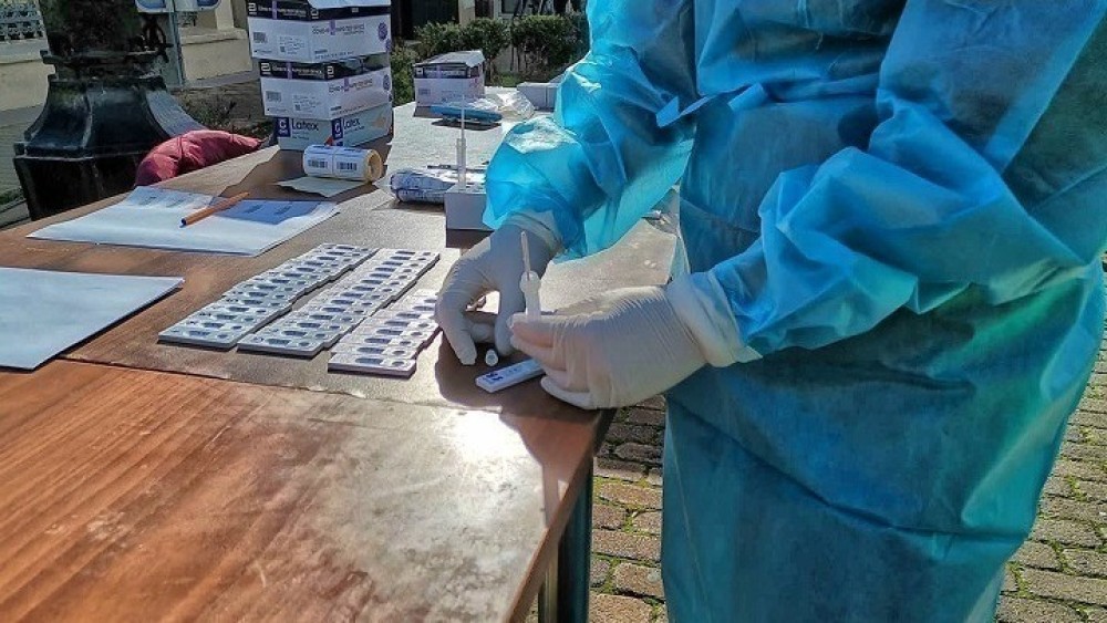 Κορωνοϊός: 7.580 νέα κρούσματα, 48 θάνατοι, 260 διασωληνωμένοι