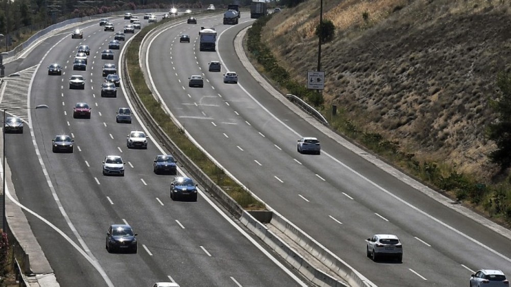 Επιστρέφουν οι εκδρομείς του Πάσχα: Αυξημένη η κίνηση στην Αθηνών-Κορίνθου