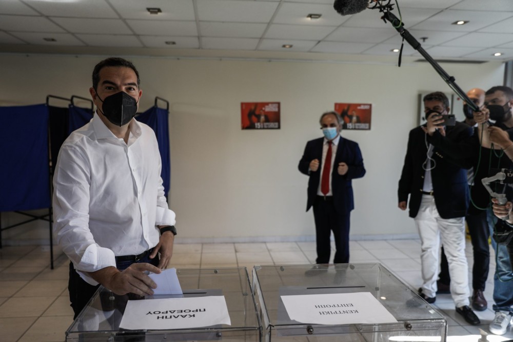 Ο Αλέξης μόνος του στις κάλπες