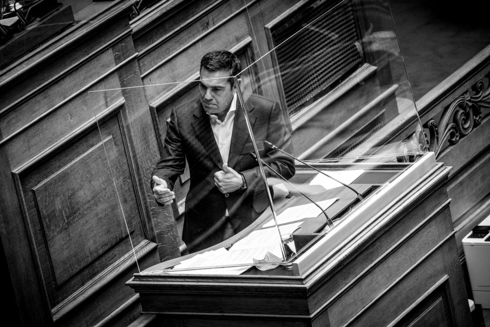 Αξιοθρήνητος: Χέρι-χέρι με τα trolls ο Τσίπρας