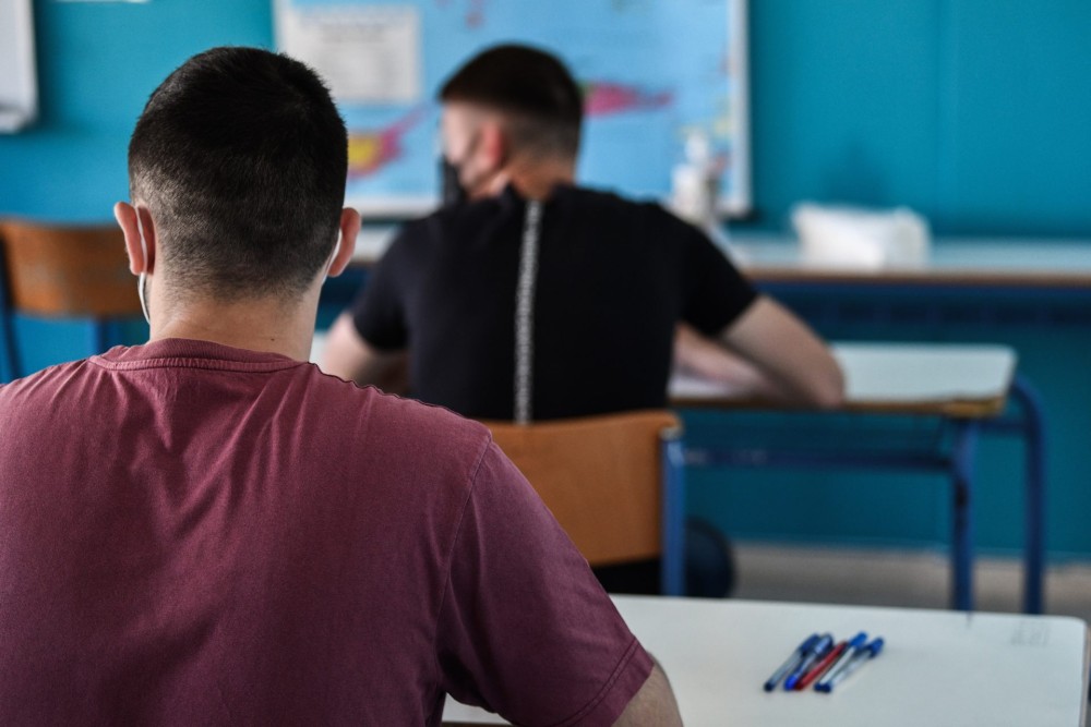 Πανελλαδικές Εξετάσεις: Αρχαία Ελληνικά, Μαθηματικά και Βιολογία, για τους αποφοίτους των ΓΕΛ, αύριο Δευτέρα