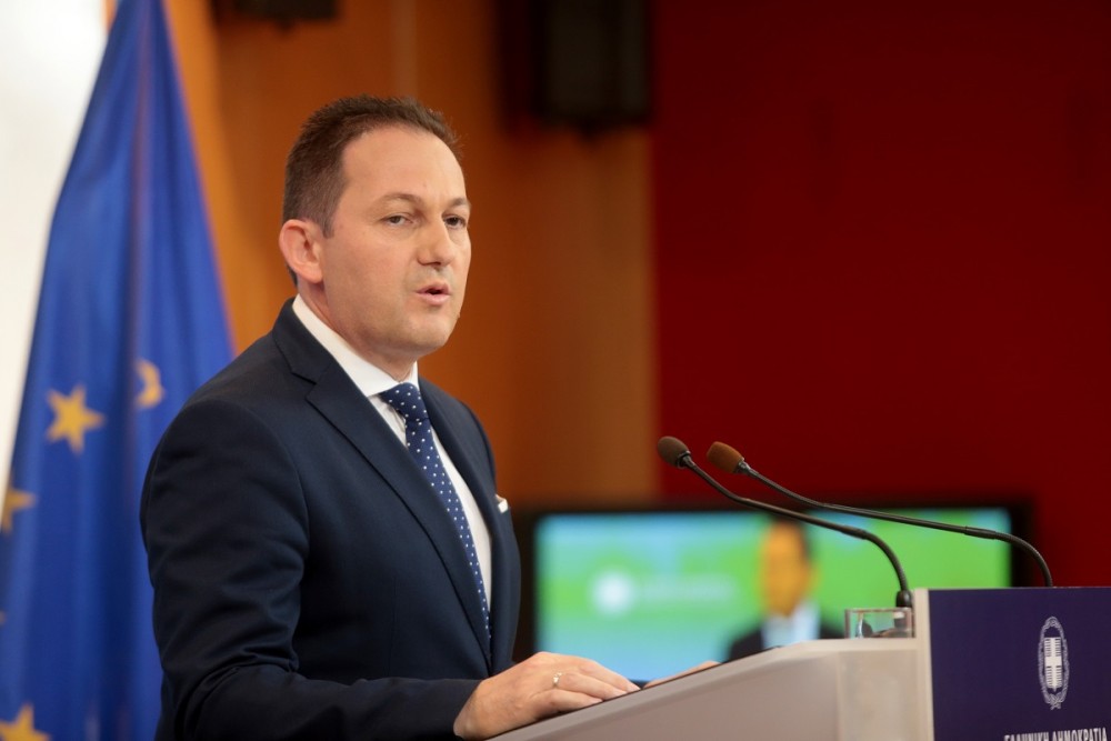 Πέτσας:  Εκτός τόπου και χρόνου ο ΣΥΡΙΖΑ για τα ζώα συντροφιάς
