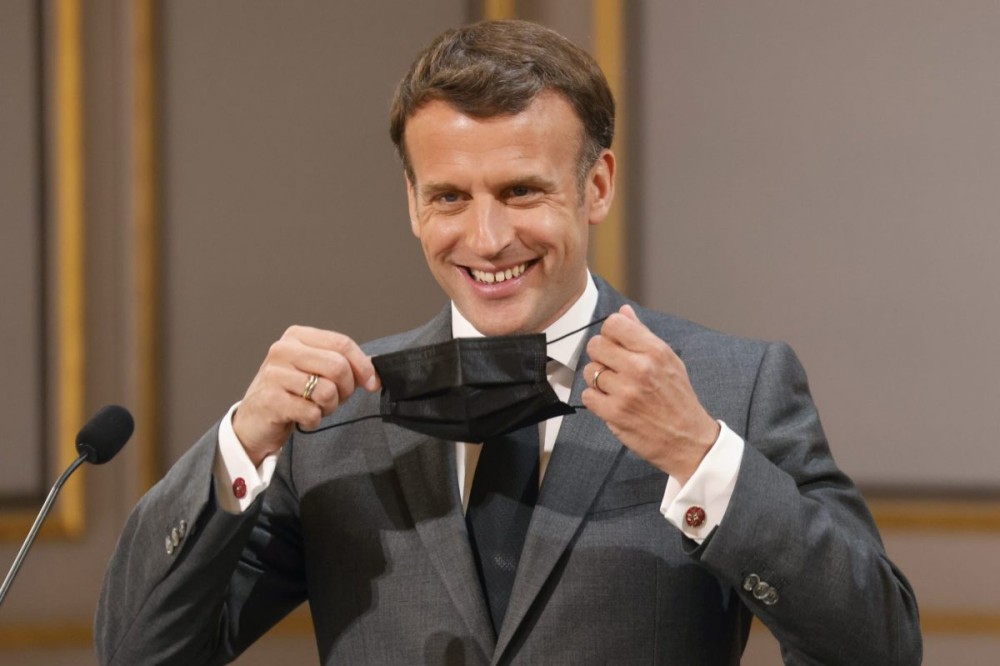 Γαλλία: Μάχη στήθος με στήθος Μακρόν -Μελανσόν για τις βουλευτικές εκλογές