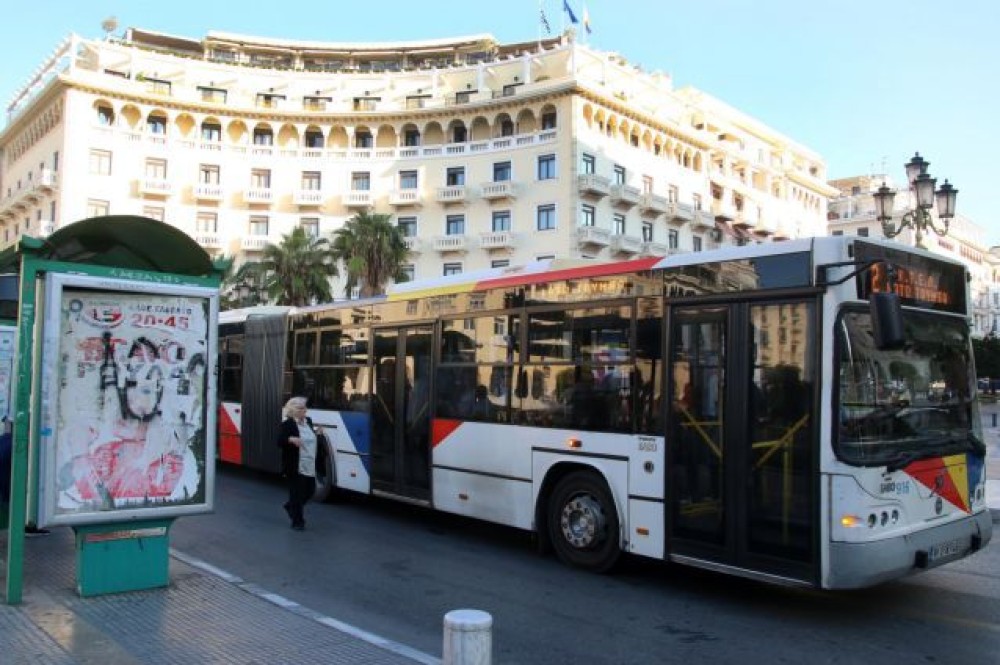 «Τον βρήκαμε 1,5 ώρα μετά» &#8211; Ξεσπάει ο πατέρας του 11χρονου που κατέβασαν από λεωφορείο επειδή δεν φορούσε μάσκα