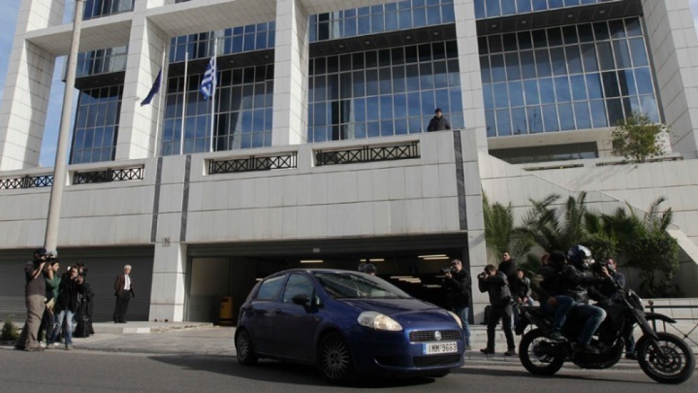Κορωνοϊός: Ποινικές διώξεις στους παραβάτες των μέτρων &#8211; Ποιες ποινές τους περιμένουν