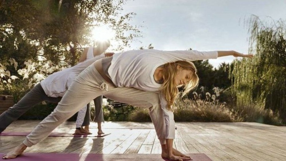 Η online γιόγκα «πολεμά» το στρες λόγω κορωνοϊού