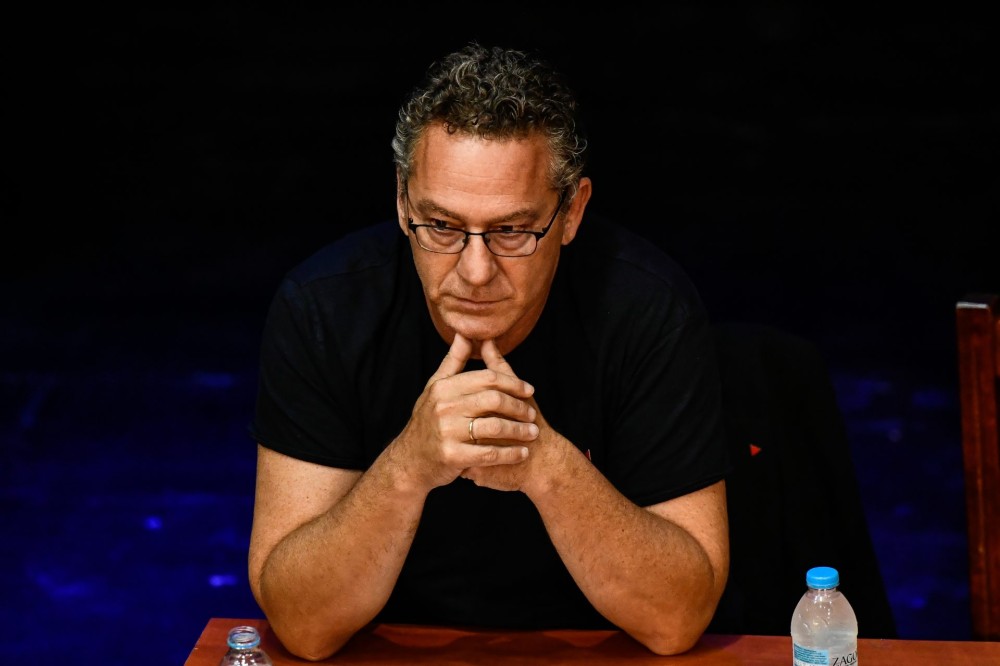 Συριζαϊκές χυδαιότητες κατά του πρωθυπουργού από τον ευρωβουλευτή Κ. Αρβανίτη