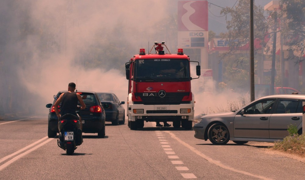 Η Πυροσβεστική  ενημερώνει για τα πύρινα μέτωπα ανά τη χώρα