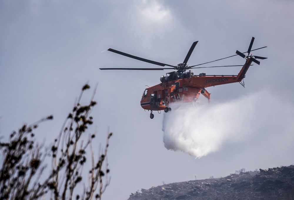 Μυτιλήνη: μεγάλη πυρκαγιά σε ελαιώνες στη Μόρια