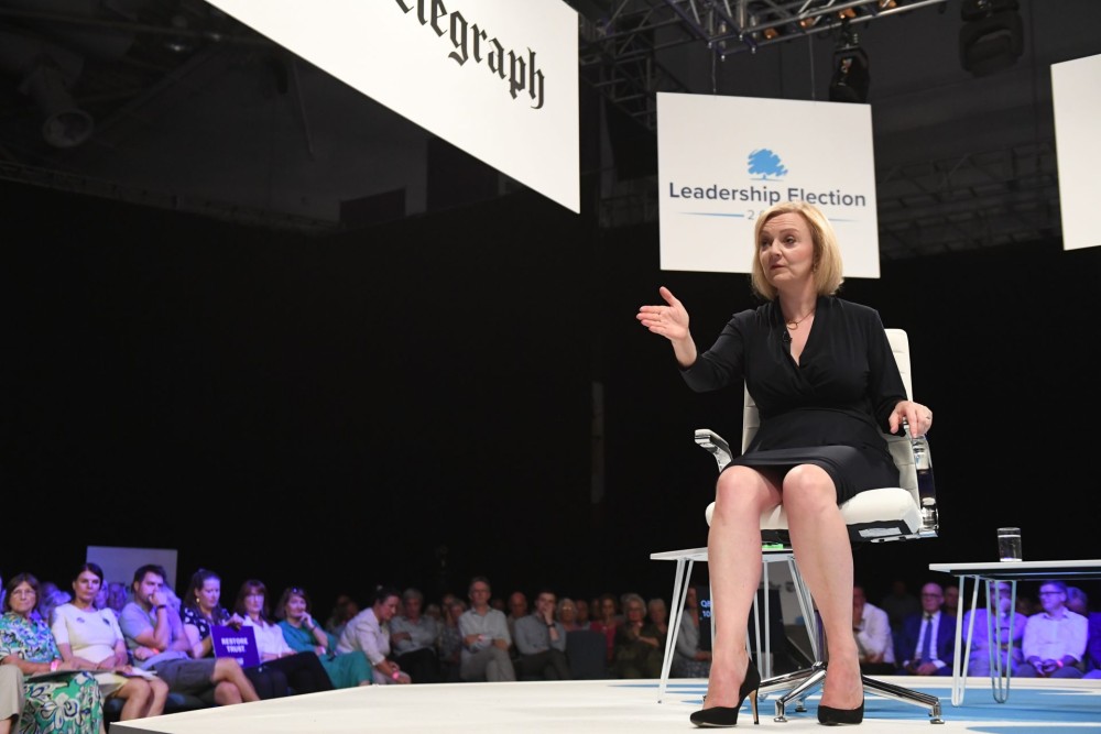Βρετανία: Φαβορί η Liz Truss, αλλά ποια ακριβώς είναι;