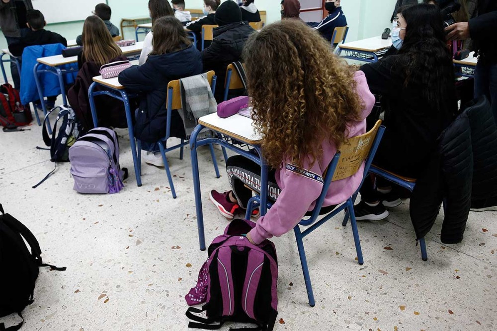 Σχολεία: Ανοίγουν με επιπλέον 8.500 εκπαιδευτικούς και νέο πρωτόκολλο για τον κορωνοϊό