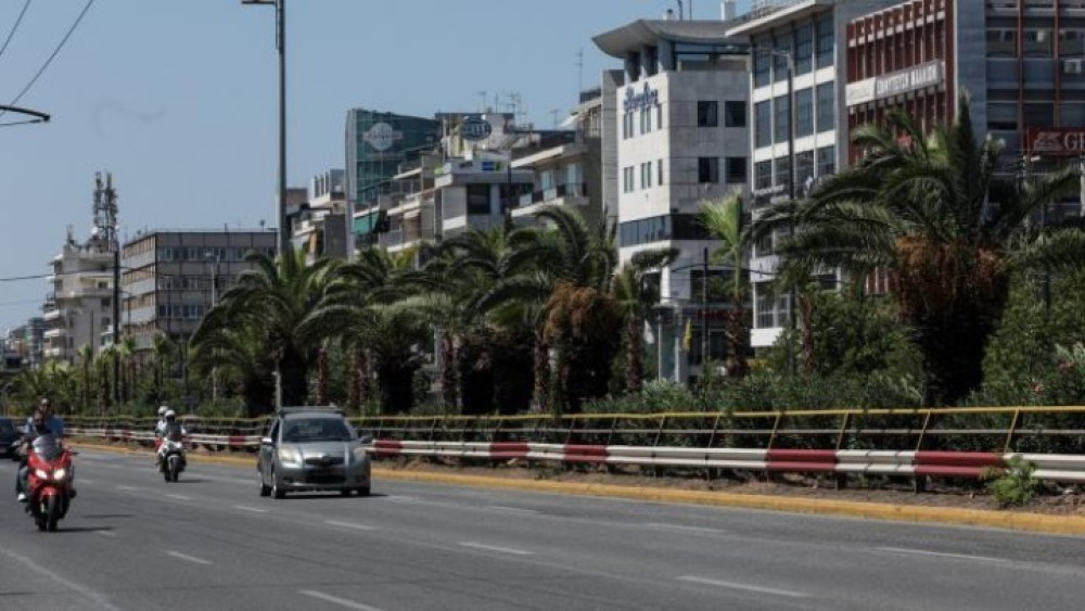 Αλλάζει όψη η Συγγρού-Φυτεύτηκαν 300 φοίνικες