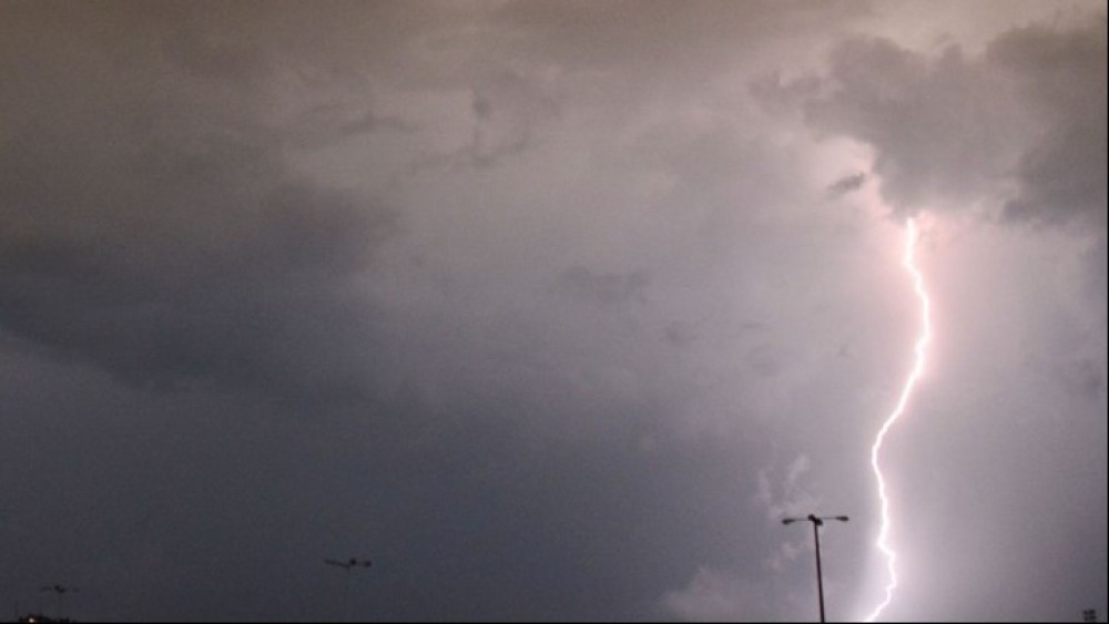 «Περιμένουμε ακόμη και ανεμοστρόβιλους» το επόμενο 48ωρο, προειδοποιεί ο Αρναούτογλου