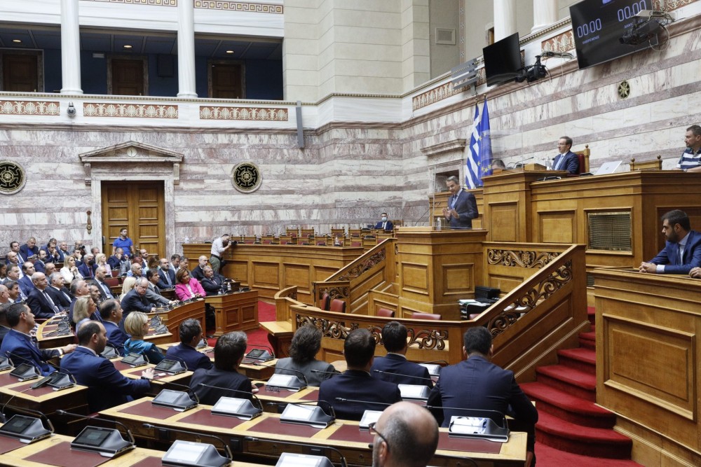 Ο ΣΥΡΙΖΑ πιάνεται από τα… μαλλιά του – Η δικαιολογημένη απουσία Καραμανλή-Σαμαρά