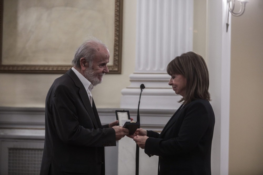 Κατερίνα Σακελλαροπούλου παράσημα σε καταξιωμένες προσωπικότητες των Γραμμάτων και των Τεχνών