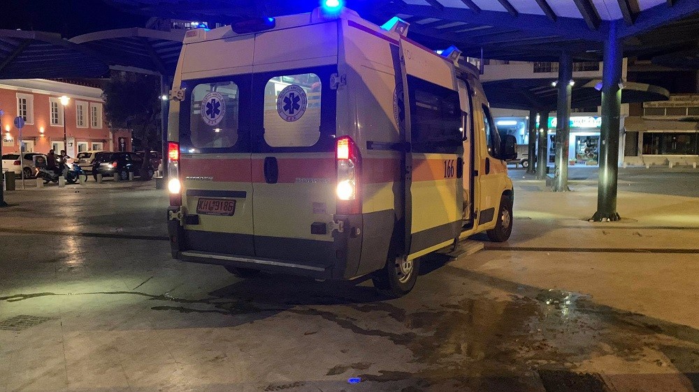 Μαχαίρωσαν 58χρονο επιχειρηματία στη Νέα Ερυθραία &#8211; Συνελήφθη 19χρονος, διαφεύγει ο 26χρονος δράστης