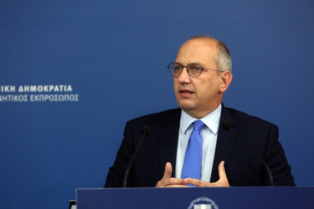 Οικονόμου: Η χώρα αντέχει στον παγκόσμιο τυφώνα κρίσεων – Υπέρ της Ελλάδας το Βερολίνο