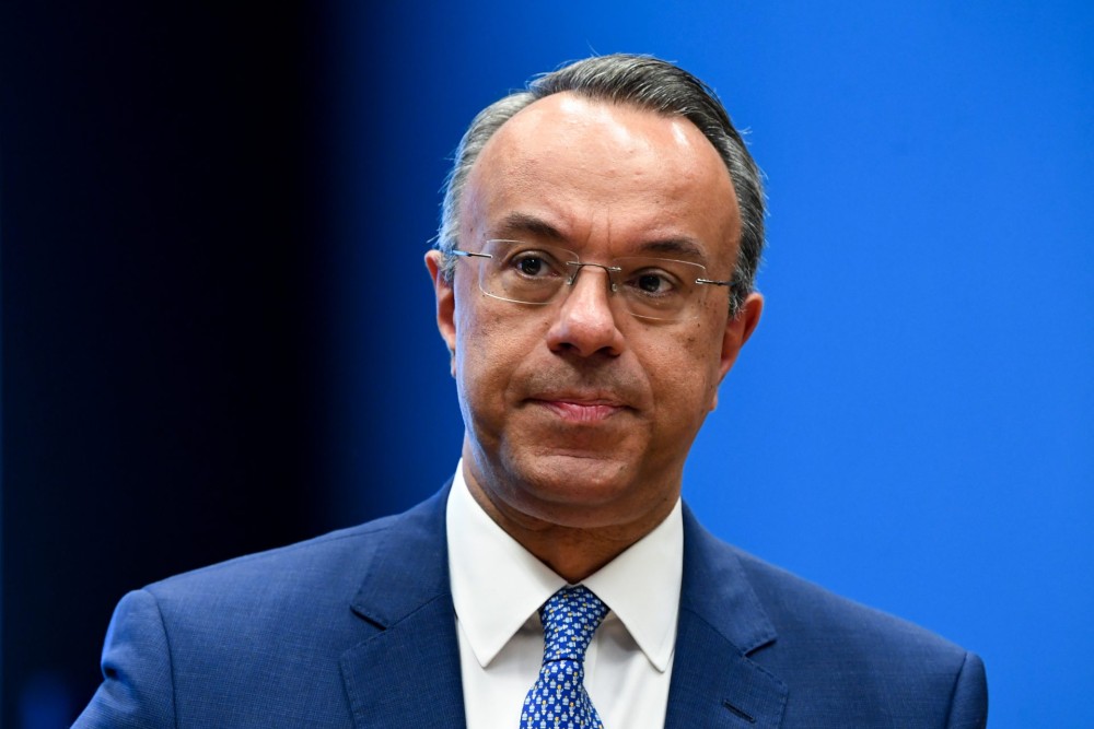 Αύριο τελικά θα μεταβεί στο Παρίσι ο Σταϊκούρας