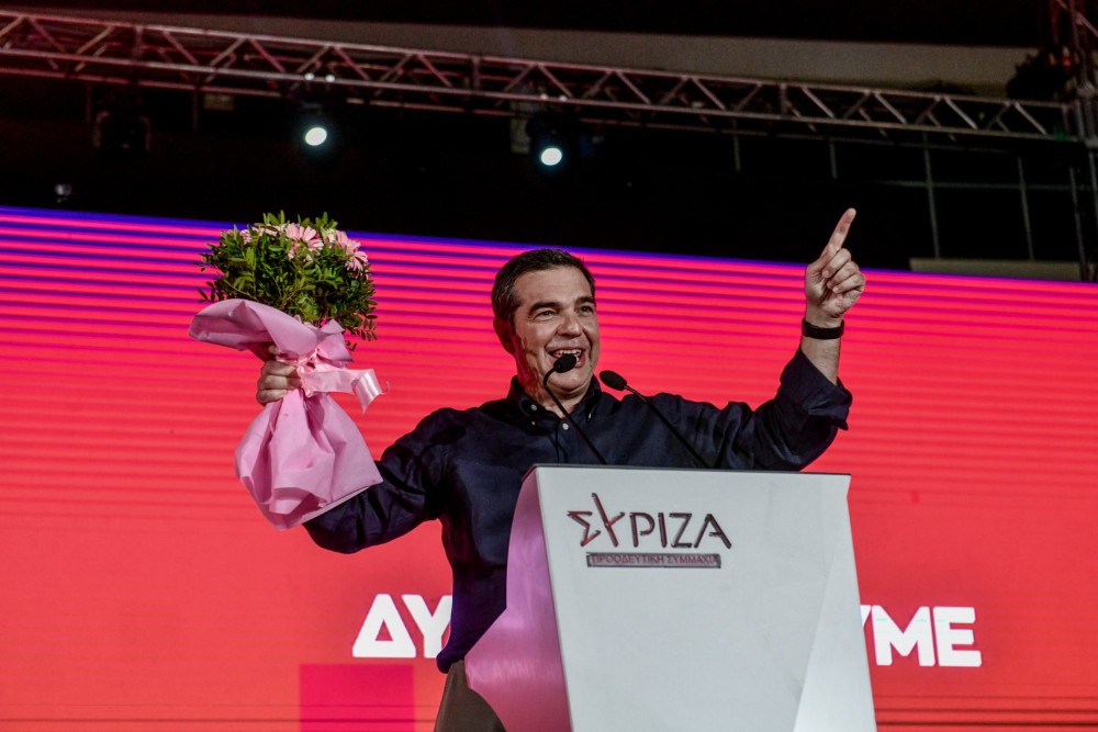 Ο &#8220;κολλημένος&#8221; ΣΥΡΙΖΑ και OI χαμηλές&#8230; πτήσεις του Αλέξη