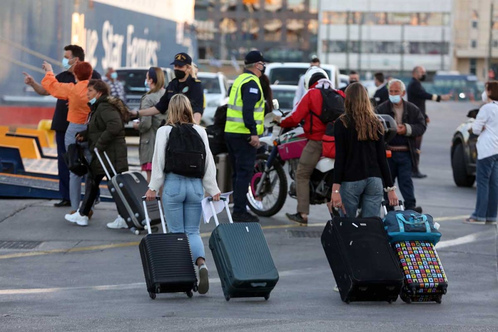 Χωρίς προβλήματα η επιβατική κίνηση στα λιμάνια