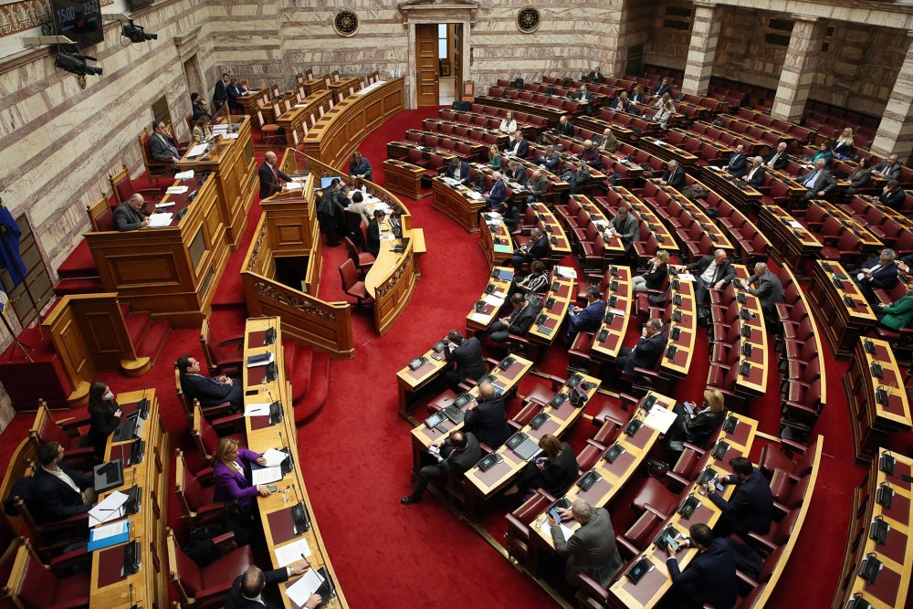 Με ενός λεπτού σιγή τίμησε η Βουλή τη μνήμη του Ν. Σαντορινιού