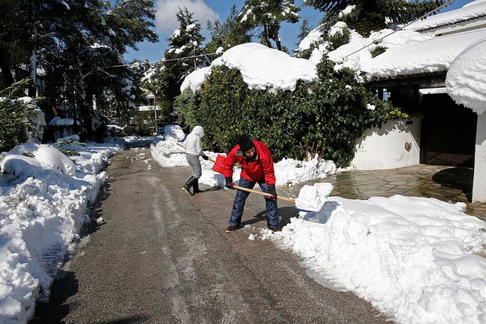 Χειμωνιάτικο σκηνικό στο φινάλε του χρόνου - Τι λένε οι προβλέψεις για την Αττική