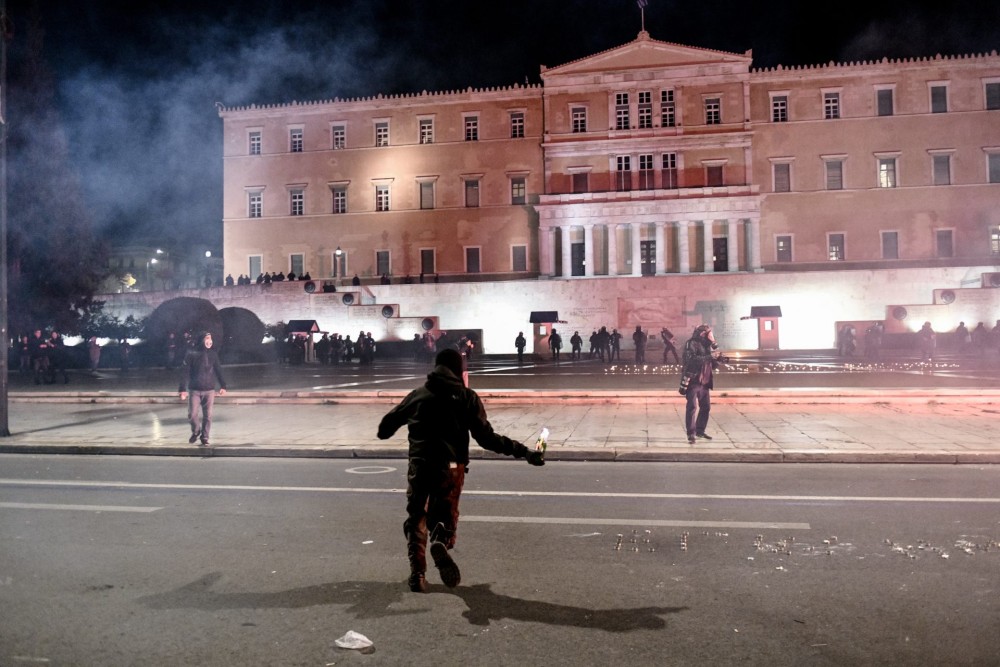 Μίσος, δηλητήριο και στειλιάρια