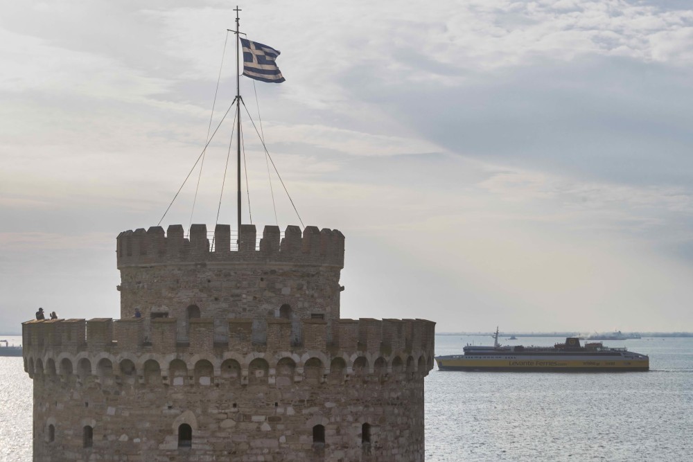 Κλήσεις από ΕΛΑΣ σε παράνομα σταθμευμένα δίκυκλα στη Θεσσαλονίκη