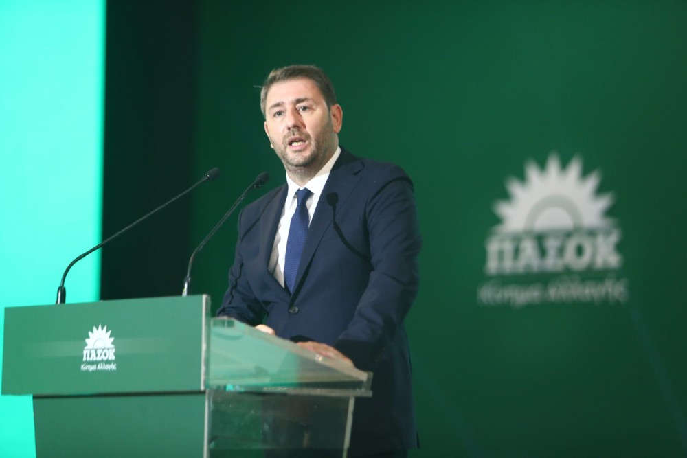 Ο Ανδρουλάκης… επεξηγεί τι έχει στο μυαλό του για το πρόσωπο του πρωθυπουργού – Το νέο σποτ του ΠΑΣΟΚ