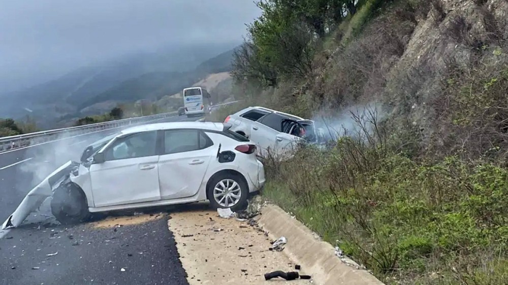 Τραγωδία στην Εγνατία Οδό: ΙΧ με παράνομους μετανάστες μπήκε στο αντίθετο ρεύμα, 6 νεκροί