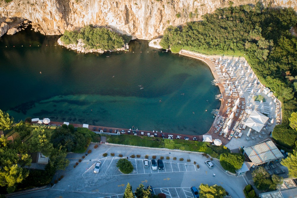 «Πρωταθλήτρια» στα ενοίκια η Βουλιαγμένη