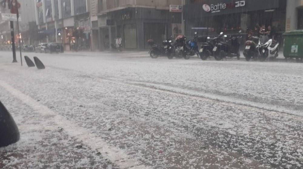 Κακοκαιρία με πρωτοφανή χαλαζόπτωση στα Γιάννενα