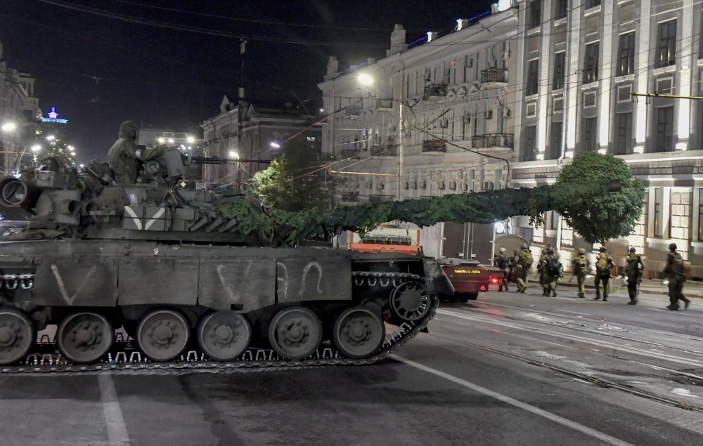 Ο Πριγκόζιν εγκαταλείπει τη Ρωσία, τα περιοριστικά μέτρα παραμένουν