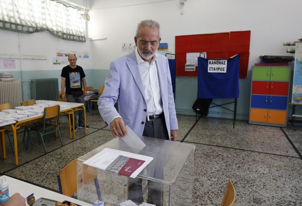 Ψήφισε ο υπηρεσιακός πρωθυπουργός Ιωάννης Σαρμάς