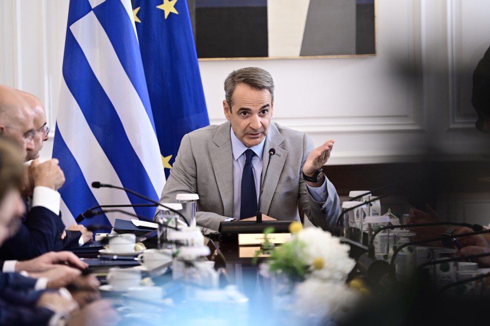 Κυριάκος Μητσοτάκης: Στη μνήμη των δύο ηρώων συνεχίζουμε τον πόλεμο με τις καταστροφικές δυνάμεις της φύσης