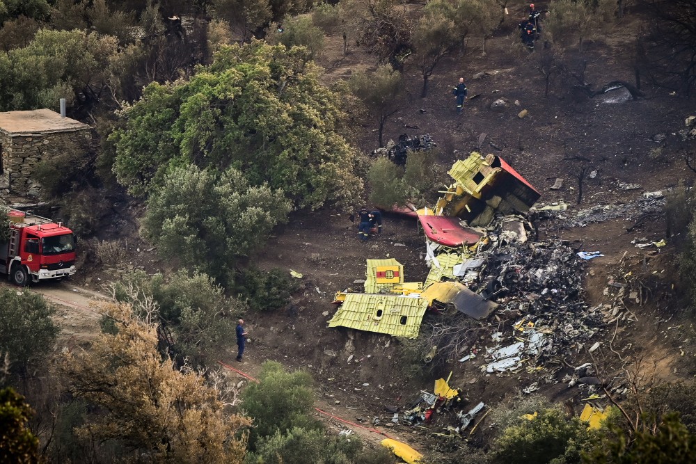 Πτώση Canadair: θρήνος για τους δύο ήρωες