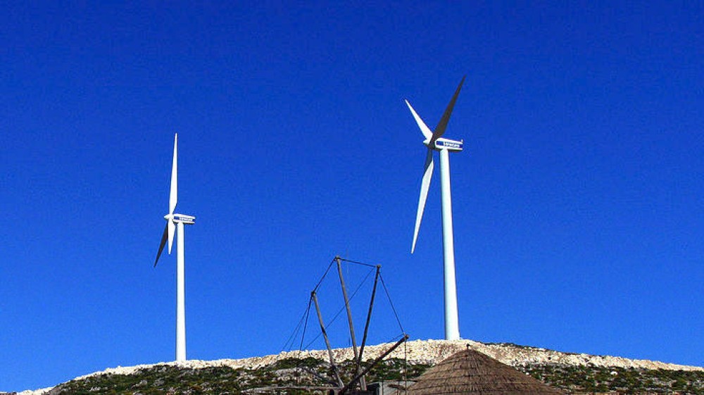 Φωτιές: επικίνδυνα παιχνίδια συνωμοσίας κατά της χώρας