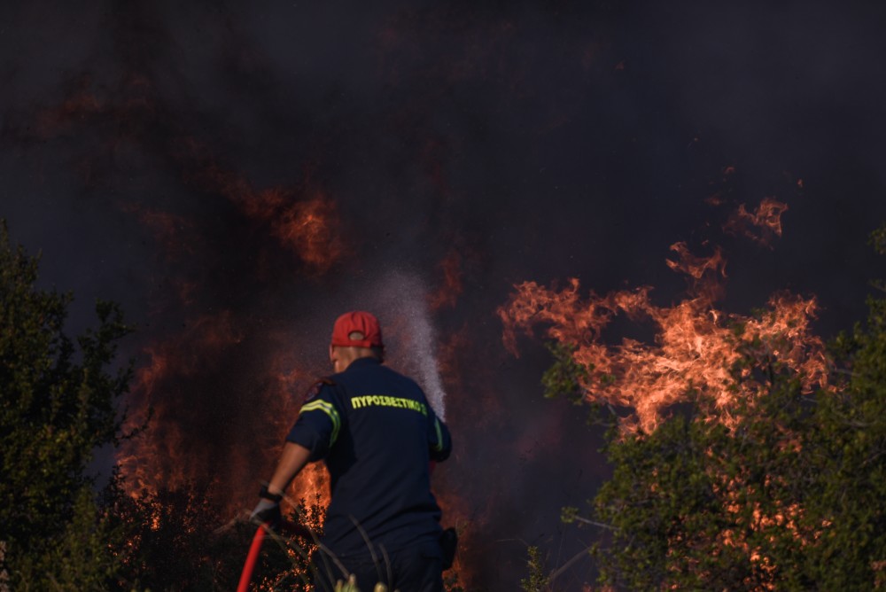 Ακήρυχτος πόλεμος: 600 φωτιές σε 15 ημέρες, 124 εστίες μόνο την Πέμπτη