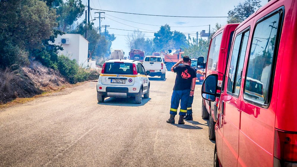 Φωτιά στη Βοιωτία: μήνυμα του 112 για εκκένωση οικισμών - 10 χιλιόμετρα το μέτωπο