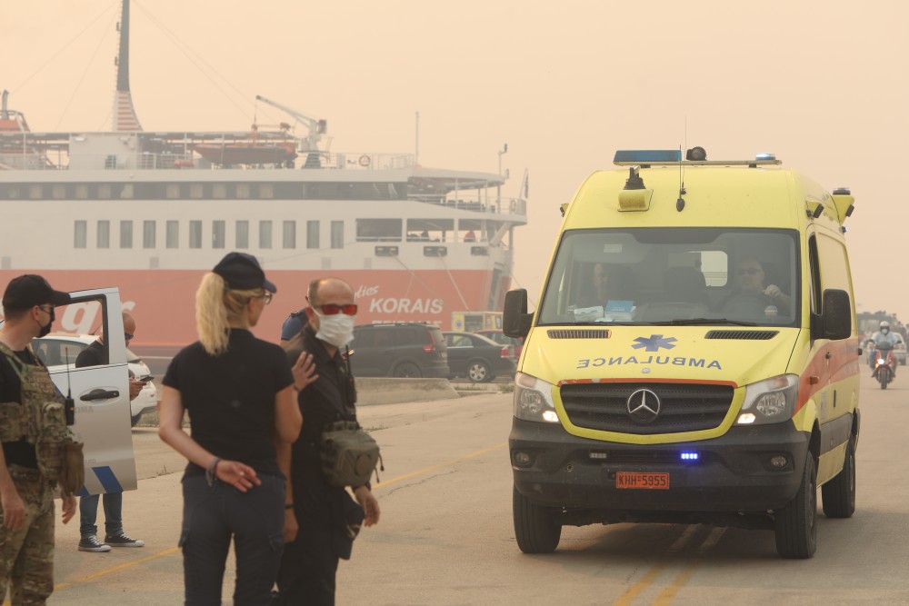 Φωτιά στην Αλεξανδρούπολη: έγκυος γέννησε σε ασθενοφόρο - Βρέφη μεταφέρθηκαν στην Καβάλα