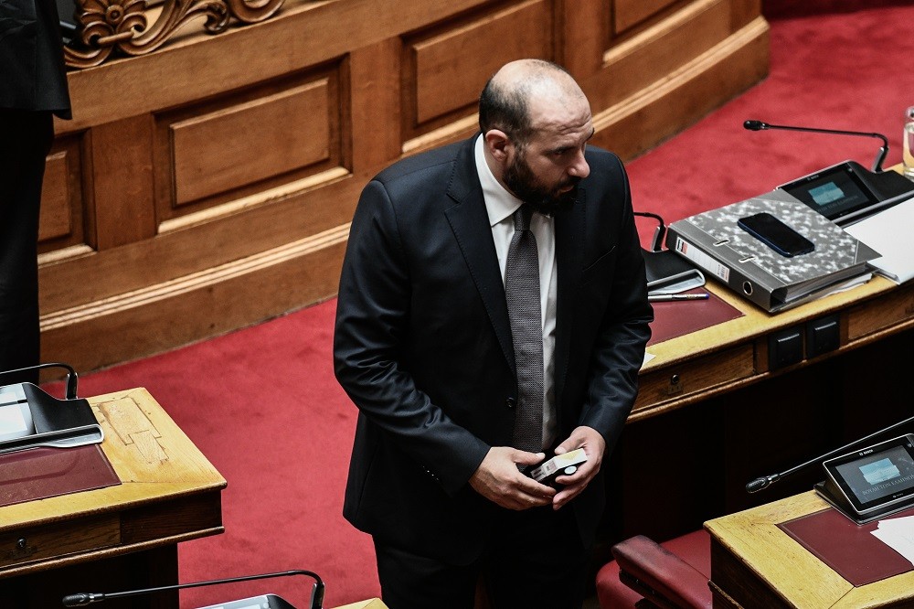 Εξαφάνιση Τζανακόπουλου με συνταγή Τσίπρα