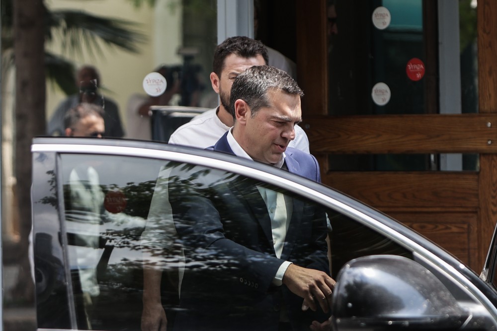 To μπάχαλο στον ΣΥΡΙΖΑ, η αποχή Τσίπρα και οι διαρροές