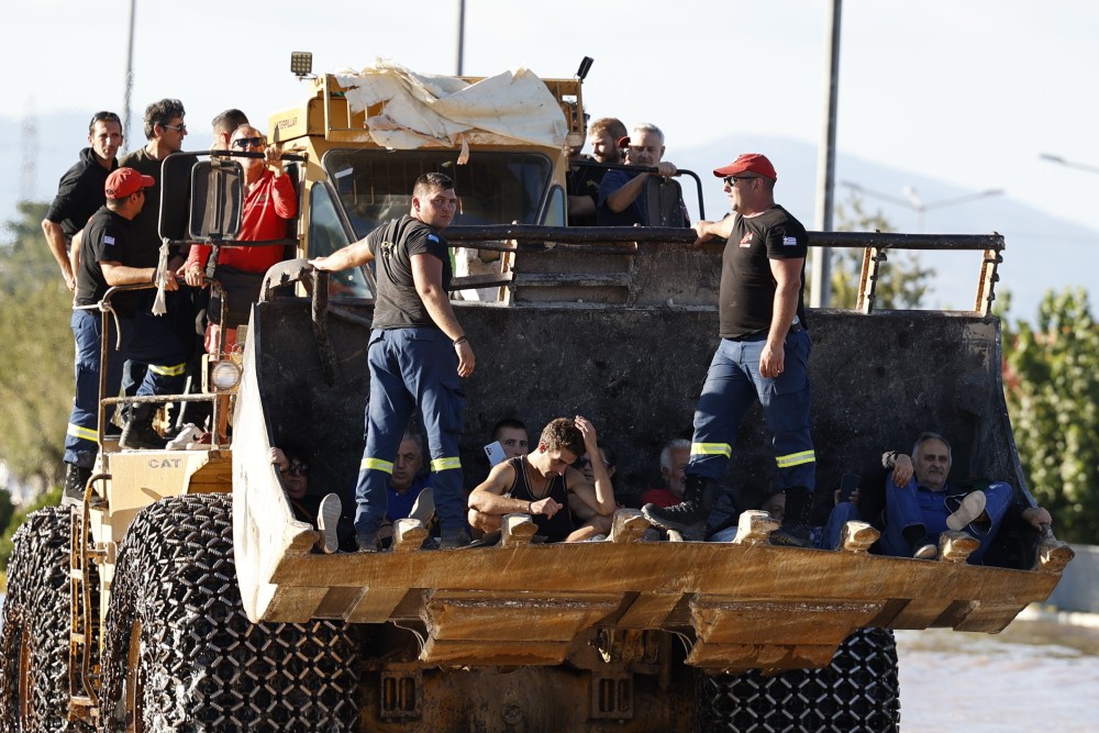 Συντονιστικό υπό τον Μητσοτάκη για τις πλημμύρες: ξεκινά τις επόμενες ώρες η καταβολή των αποζημιώσεων