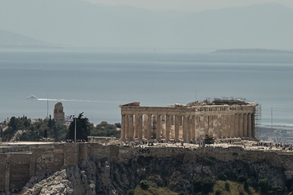 Επενδυτική βαθμίδα: τι σημαίνει για την Ελλάδα η αναβάθμιση από τη Moody&#x27;s σε Ba1